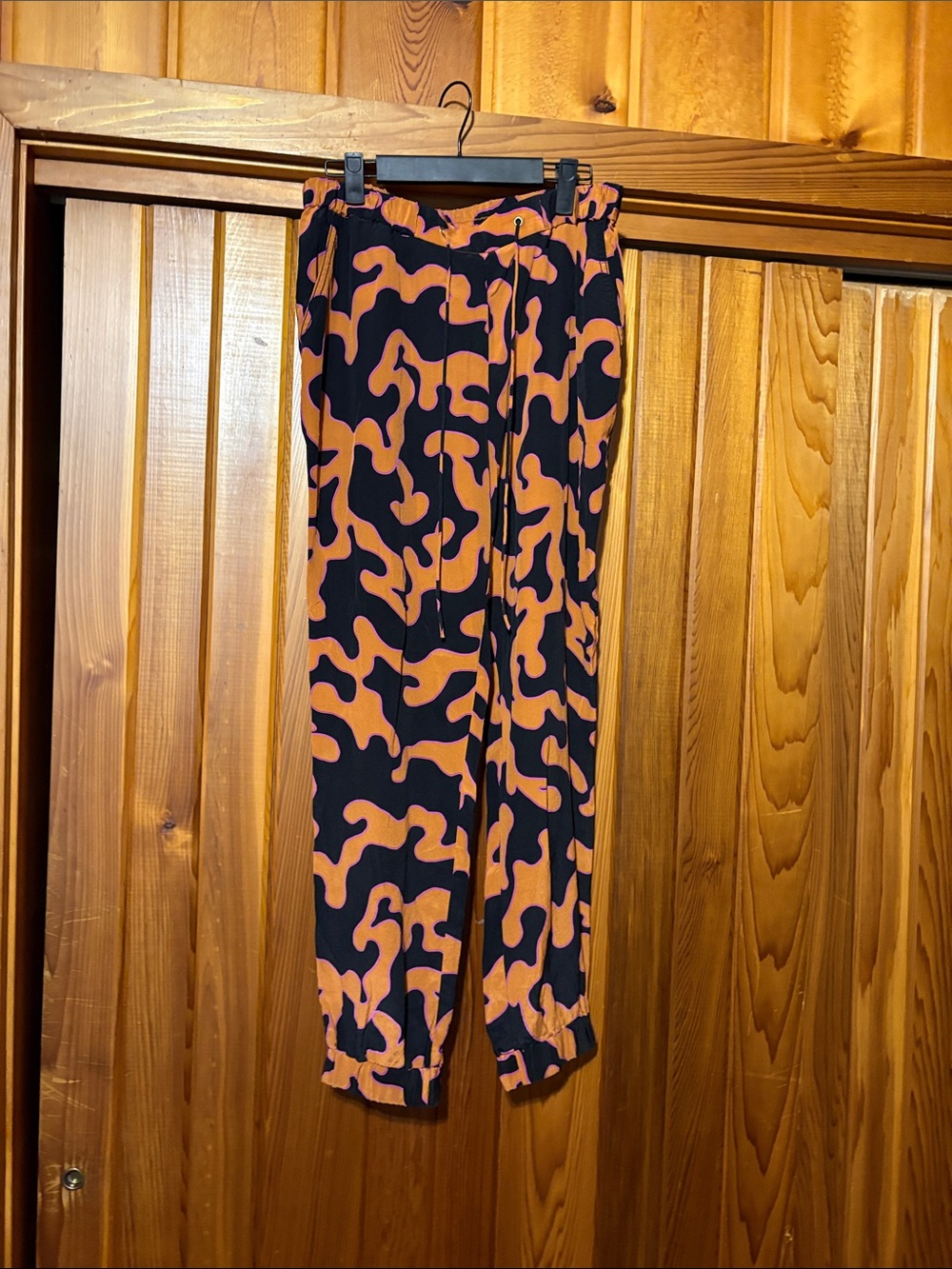 Diane Von Furstenberg Black & Orange Abstract Print Joggers. Silk! Size M